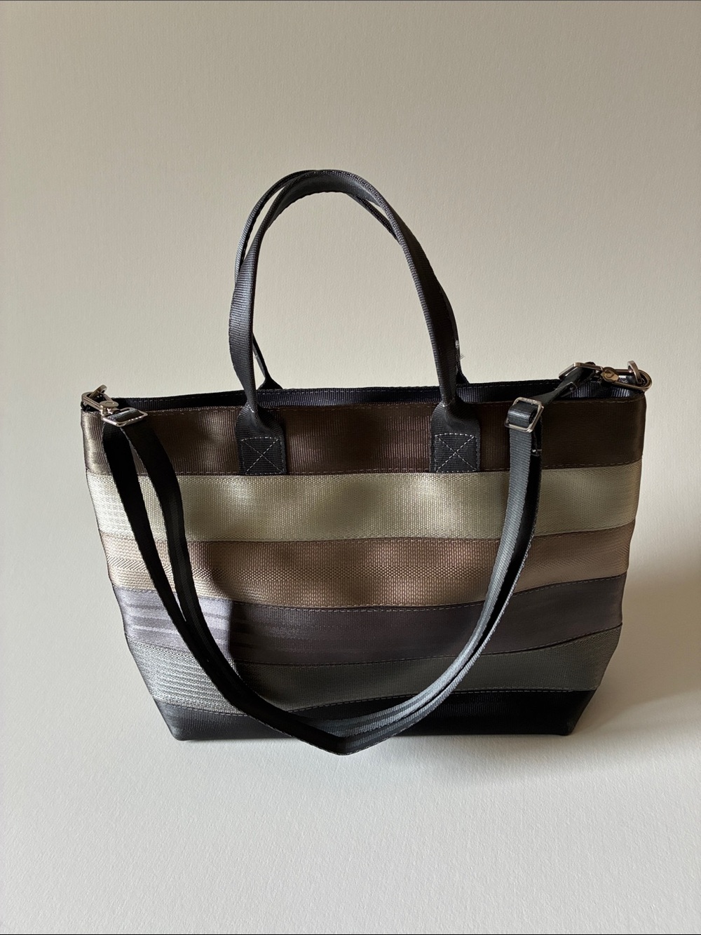 HARVEYS CALIFORNIA SEATBELT BAG